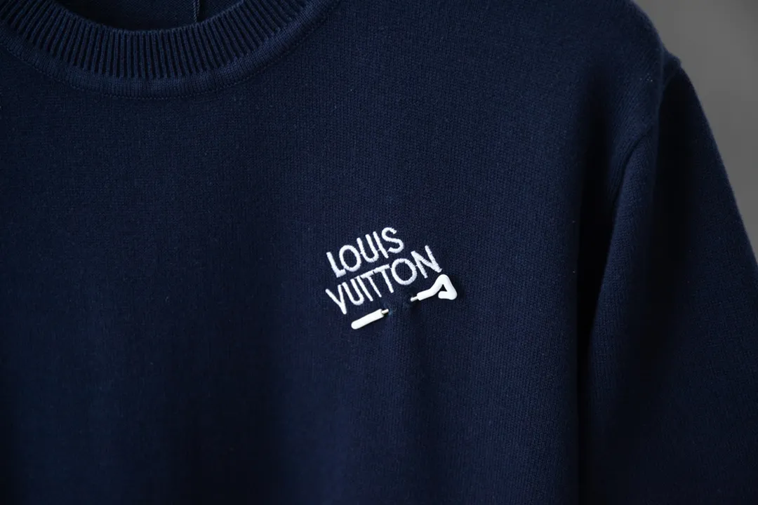 🅿️200 High Quality Lv 2025 Spring and Summer Pin🧷Short Sleeve Knitted Same as Official Website Customized Sweater Neck➕Front Chest Pin🧷Design High Density Imported Embroidery Custom Dyed Wool Yarn S M L XL